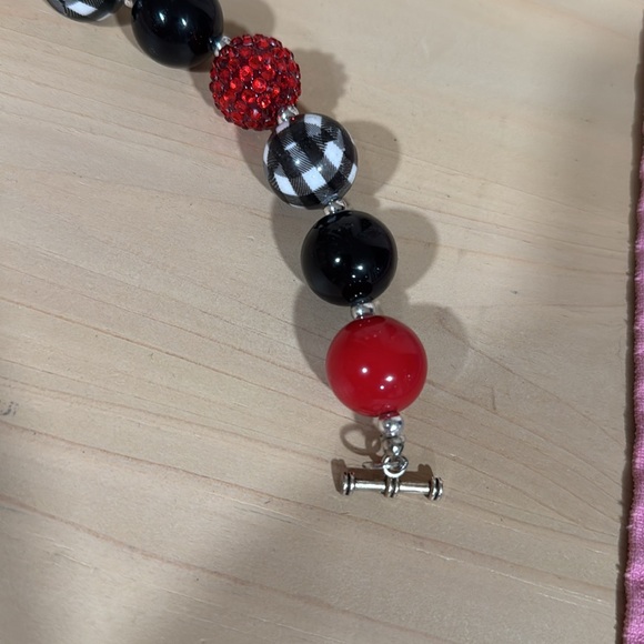 Super Cute Red/ Black Necklace - Picture 5 of 5